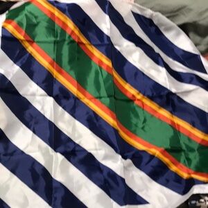 Totes rain scarf 100% polyester. NEW